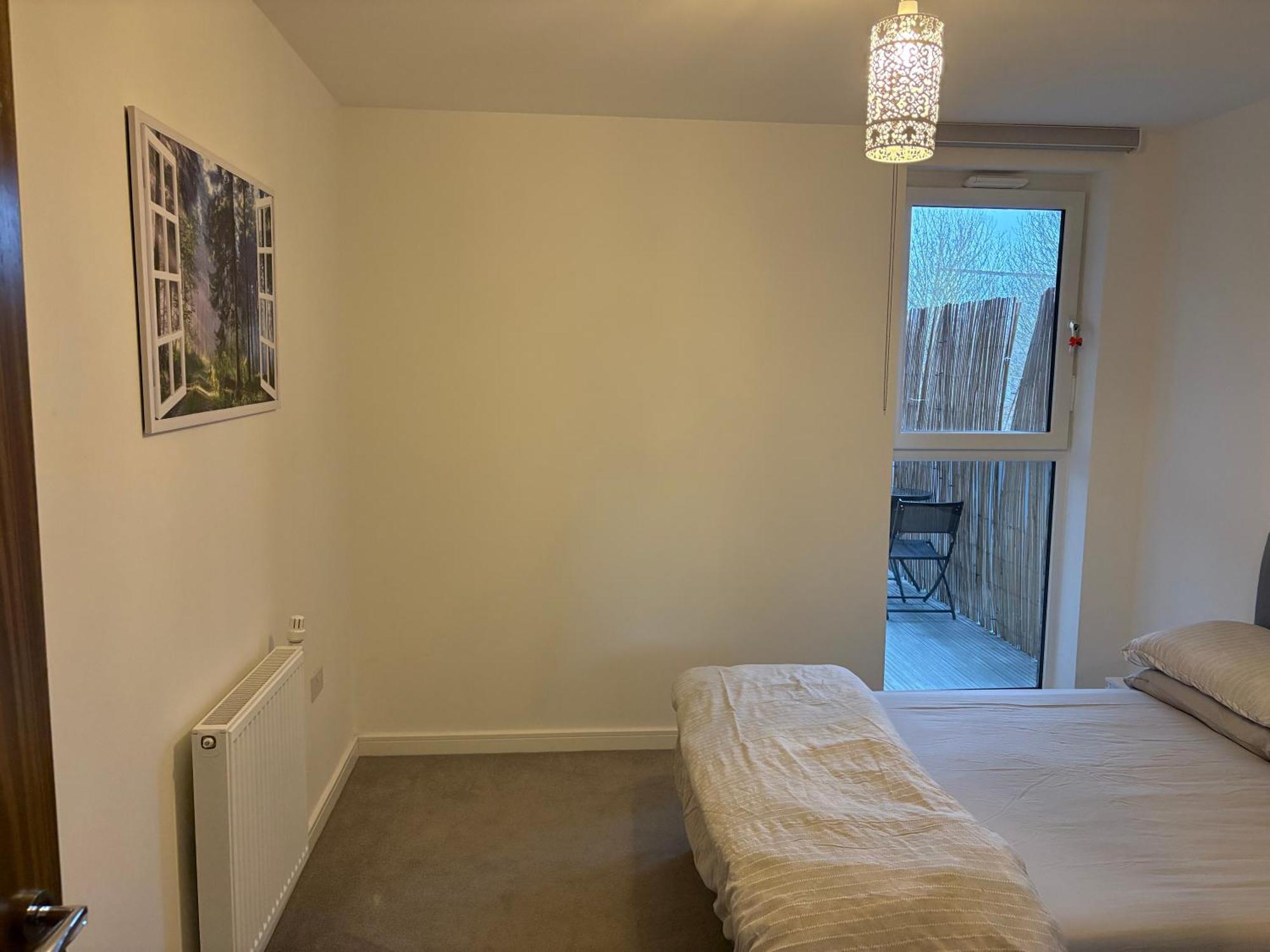 Spacious Apartment In The Heart Of Челмсфорд Екстериор снимка